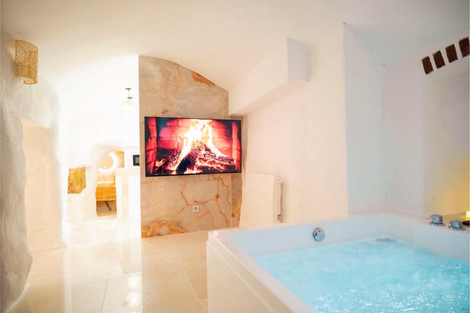 Le Temple D'Aphrodite, Appartement Avec Spa Vienne  Eksteriør bilde