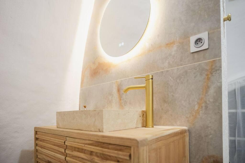 Le Temple D'Aphrodite, Appartement Avec Spa Vienne  Eksteriør bilde